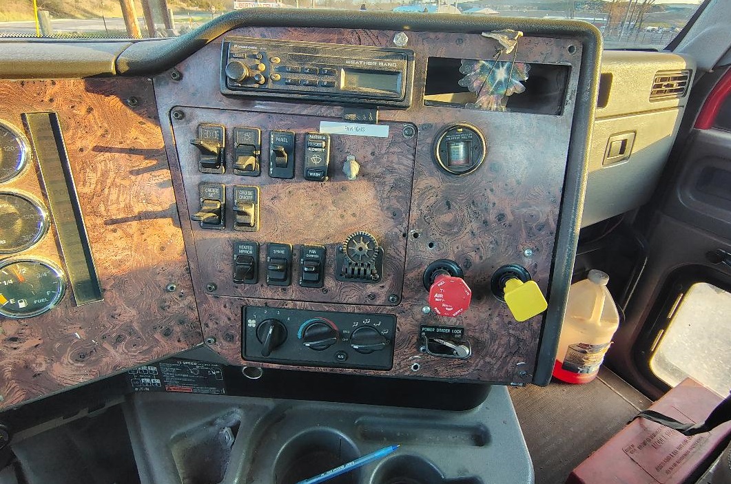 2003 INTERNATIONAL 9400i - Image 25